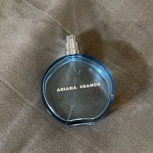 Ariana Grande Cloud Perfume